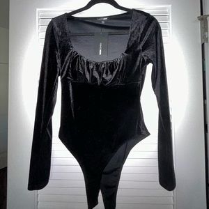 FASHION NOVA Velvet Black Bodysuit // BRAND NEW W TAG